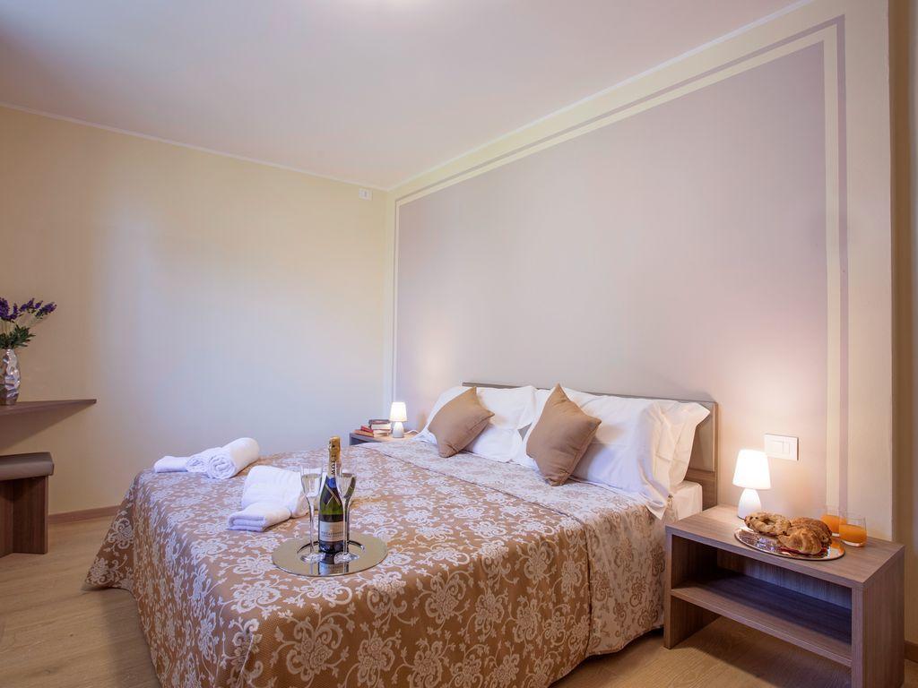Ossuccio Grande C Home With Pool Sleeps 12 By Italian Apartments Como Exterior photo