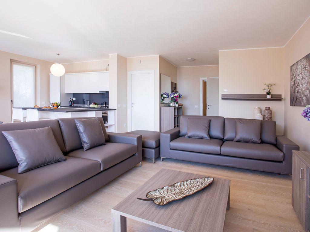 Ossuccio Grande C Home With Pool Sleeps 12 By Italian Apartments Como Exterior photo