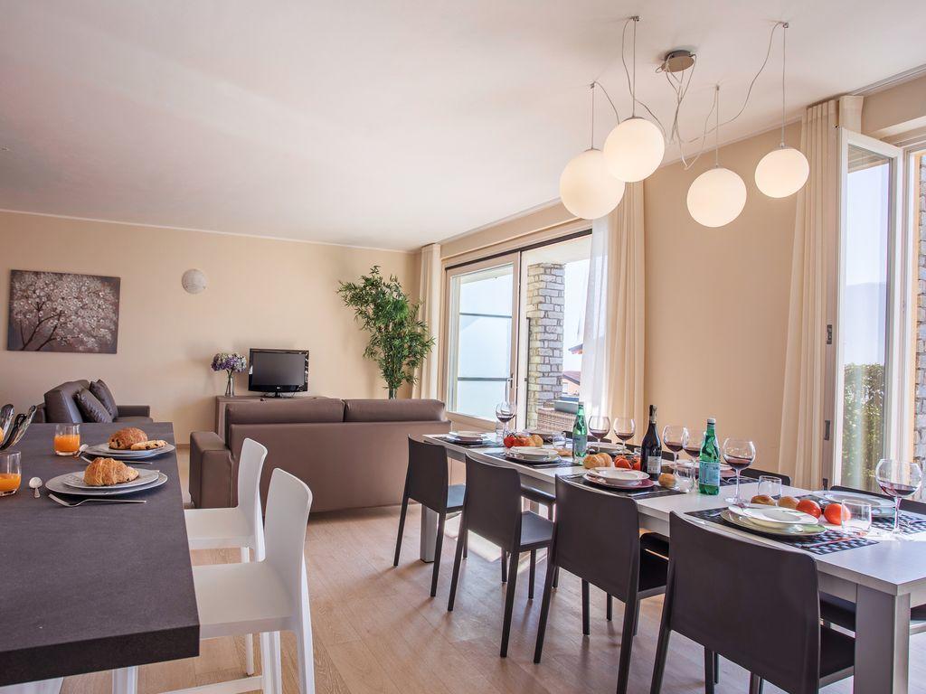 Ossuccio Grande C Home With Pool Sleeps 12 By Italian Apartments Como Exterior photo