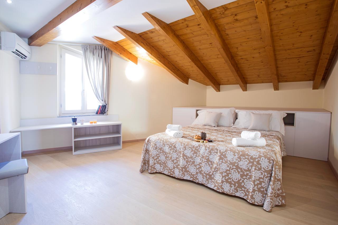 Ossuccio Grande C Home With Pool Sleeps 12 By Italian Apartments Como Exterior photo