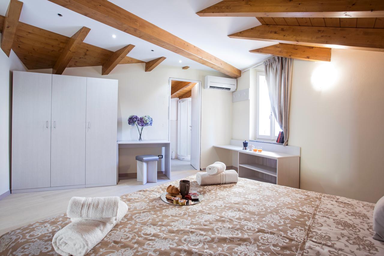 Ossuccio Grande C Home With Pool Sleeps 12 By Italian Apartments Como Exterior photo