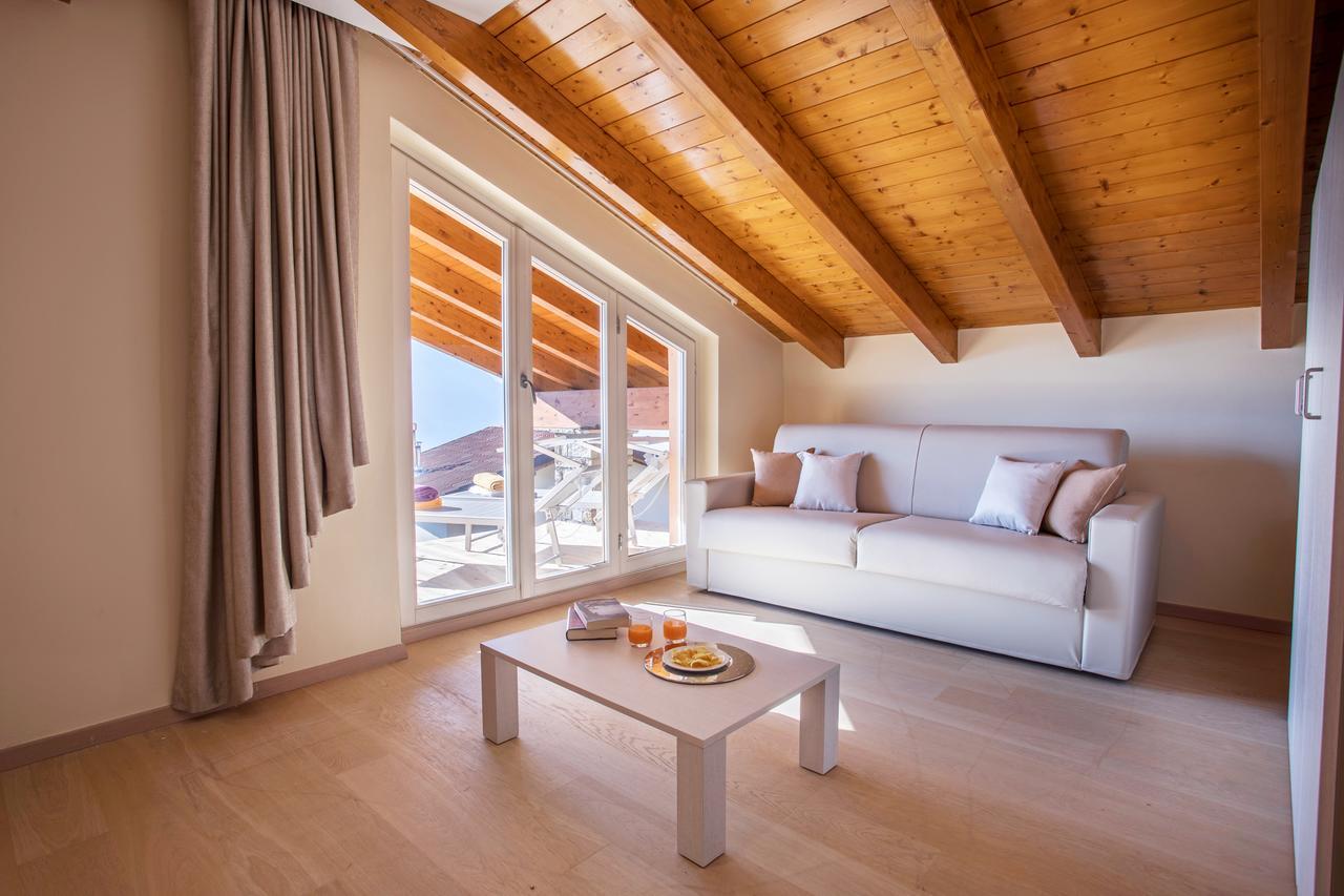 Ossuccio Grande C Home With Pool Sleeps 12 By Italian Apartments Como Exterior photo