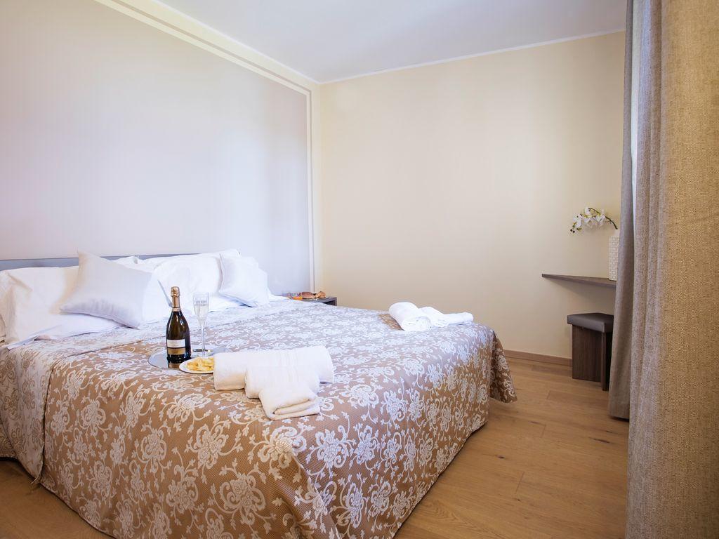 Ossuccio Grande C Home With Pool Sleeps 12 By Italian Apartments Como Exterior photo